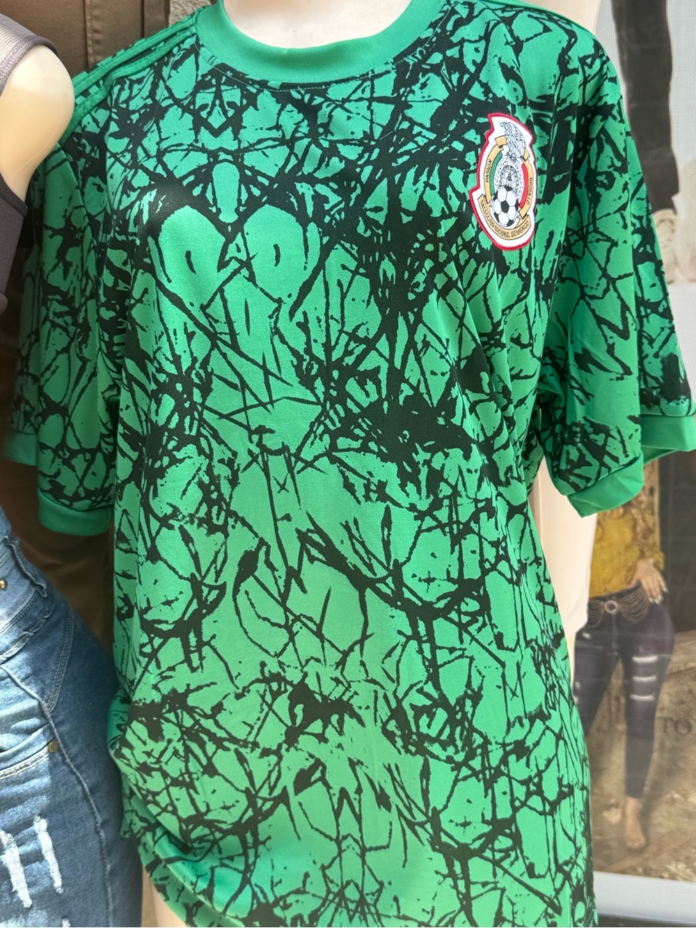 NWT Mexican green jersey cracked design In Black  Selección Nacional de México M